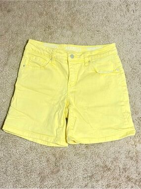 SoundStyle Women’s Casual Yellow Denim Jean Shorts SIZE 4